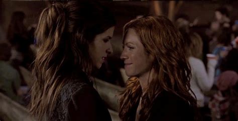 beca and chloe|beca and chloe kiss.